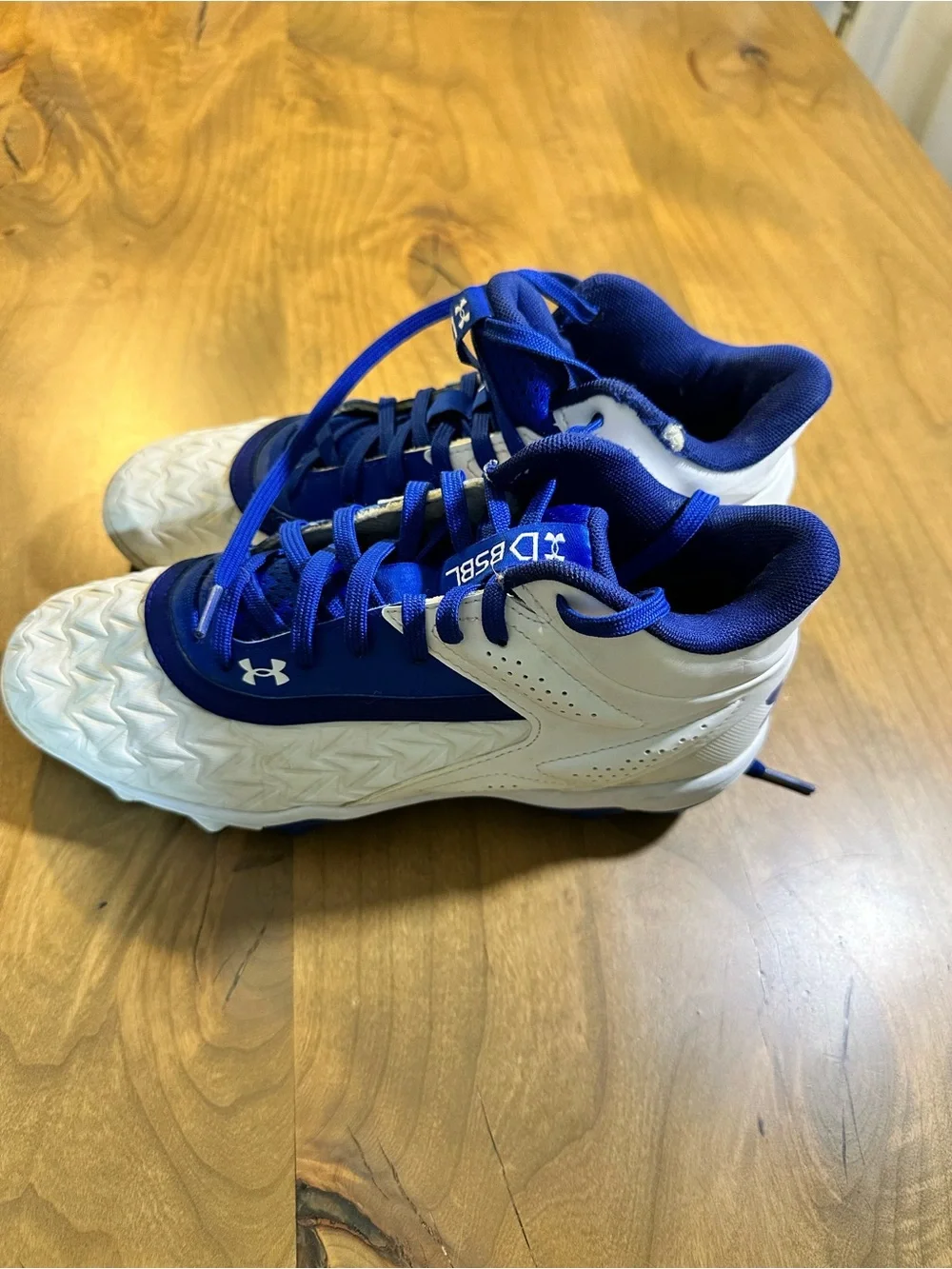 Under Armour Men’s 7 BSBL Mid Baseball Cleats Blue White Molded EUC